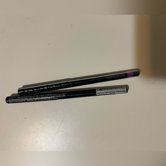 AVON True Color Eye Liner - Electric plum / Prune électrique - Set of 2 - Picture 1 of 1